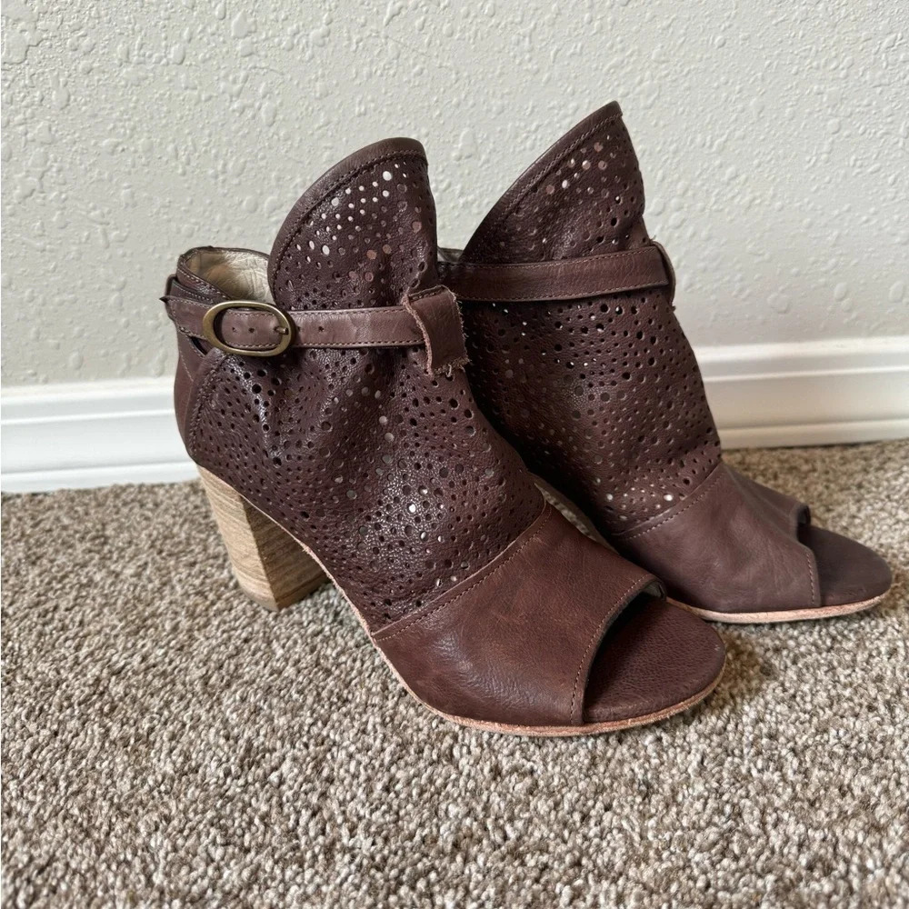 Latitude Femme Cut out Brown leather Heels Boho Size 7.5 (38) Made in Italy